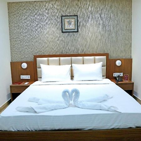 Hotel Shubham Celebrations ハイデラバード エクステリア 写真